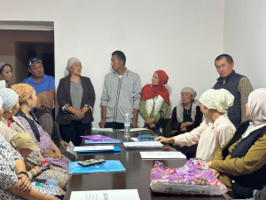 Айдаркен шаардык мэриясы социалдык келишимдин негизинде жөлөк пул алуучулар үчүн социалдык жардам көрсөтүү боюнча долбоор ишке ашырылып жаткандыгы боюнча каалоочуларды келип, арыз менен кайрылууну жана тиешелүү документтерди тапшыруусун билдирет.